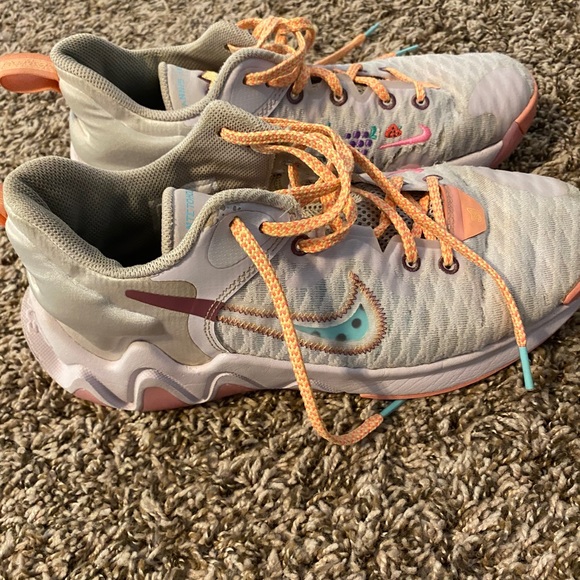 Nike Giannis Immortality Force Field (GS) DM7609-500  7Y Women’s 8.5 - Picture 2 of 7